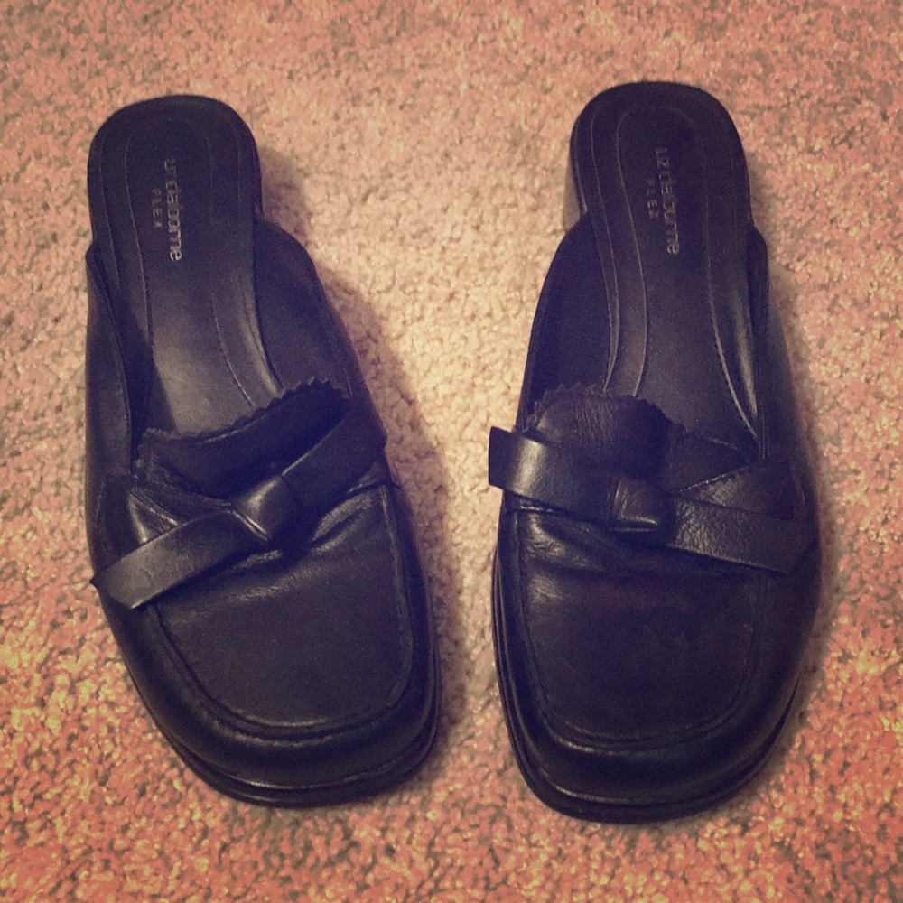 Pair of black mules Liz clairbornne